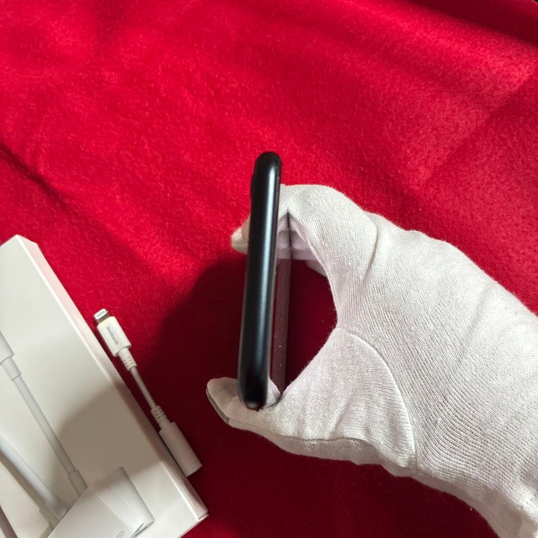 S*u様 Apple iPhone SE (第3世代) ブラック 本体⭐︎おまけ