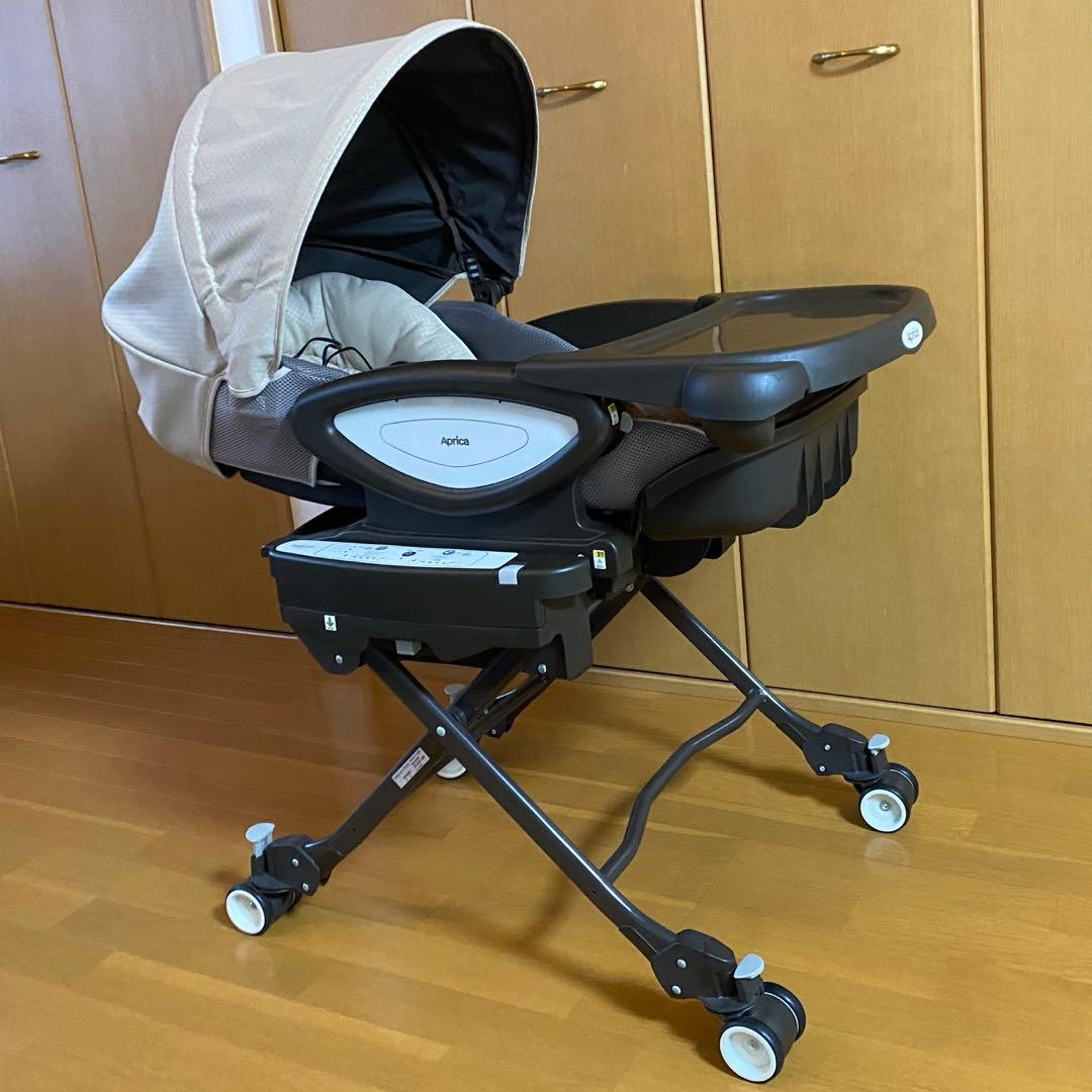 ユラリズム オート プレミアム Aprica 【ブラウン】