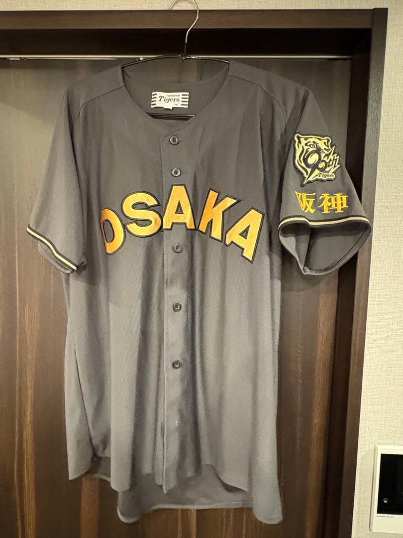 阪神タイガース　ブラックダイナマイトユニフォーム　森下翔太　Oサイズ