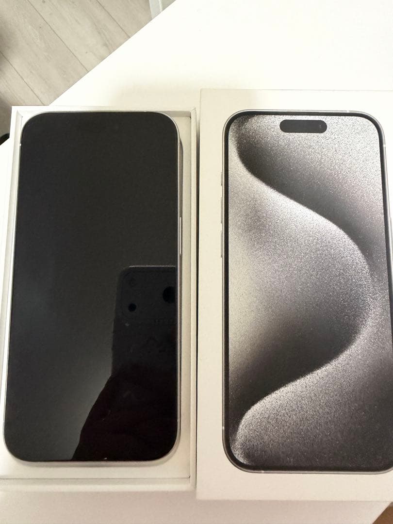 【Apple】 iPhone 15 Pro 256GB SIMフリー　シルバー