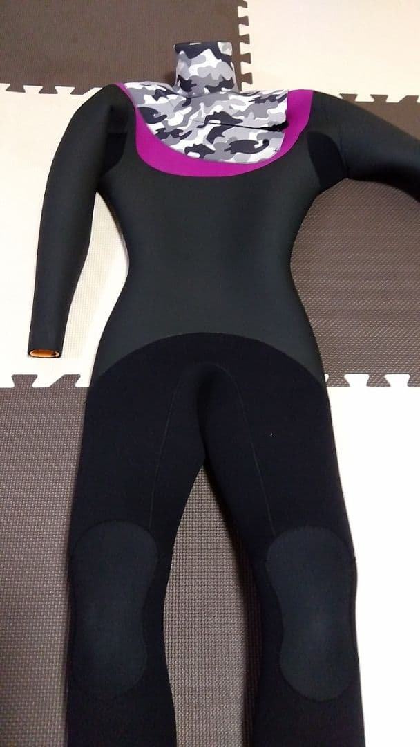 レディースセミドライ　Sサイズ