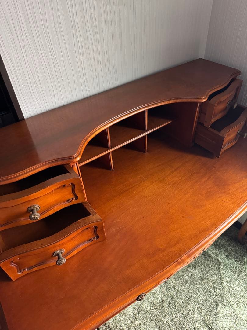 アンティーク　 クラシックデザイン 木製デスク