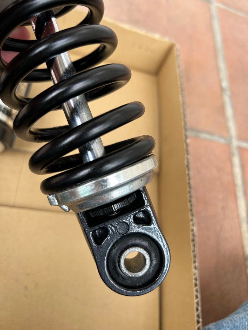 カワサキ　ゼファー1100　リアサスペンション　左右　純正　中古