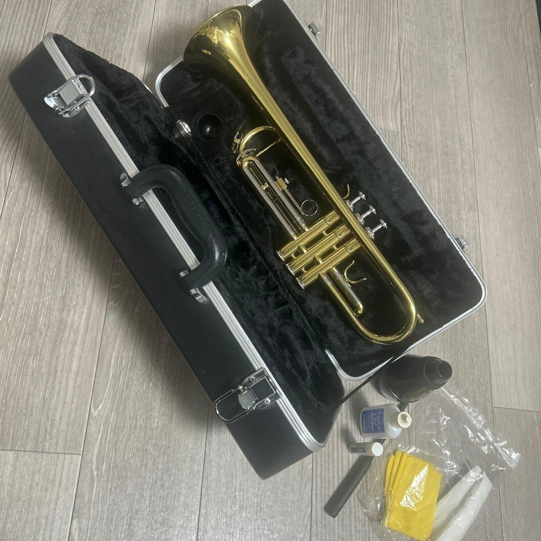 トランペット Richard CL41875本体と付属品