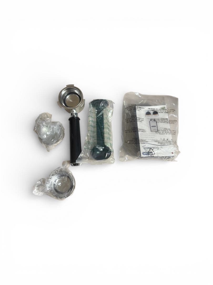 【新品・未使用】デロンギ デディカ エスプレッソマシン EC680BK 黒