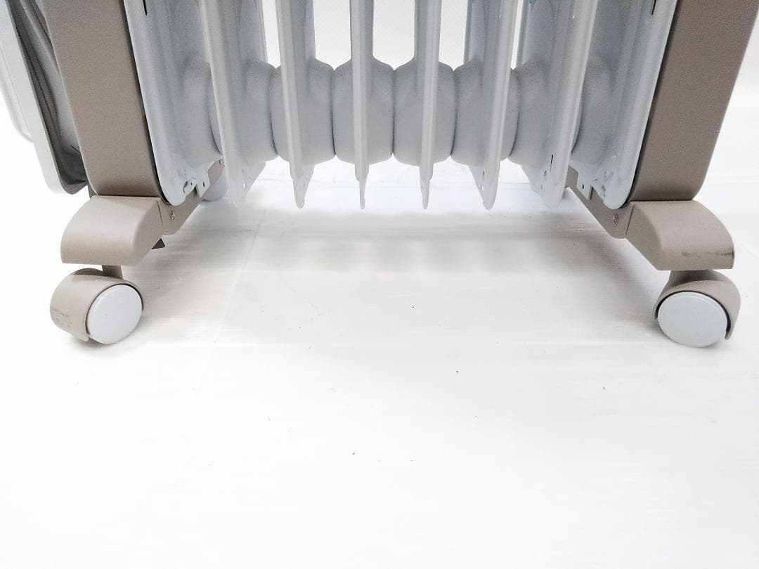 デロンギオイルヒーター ヴェルティカルド RHJ21F0812-WH★