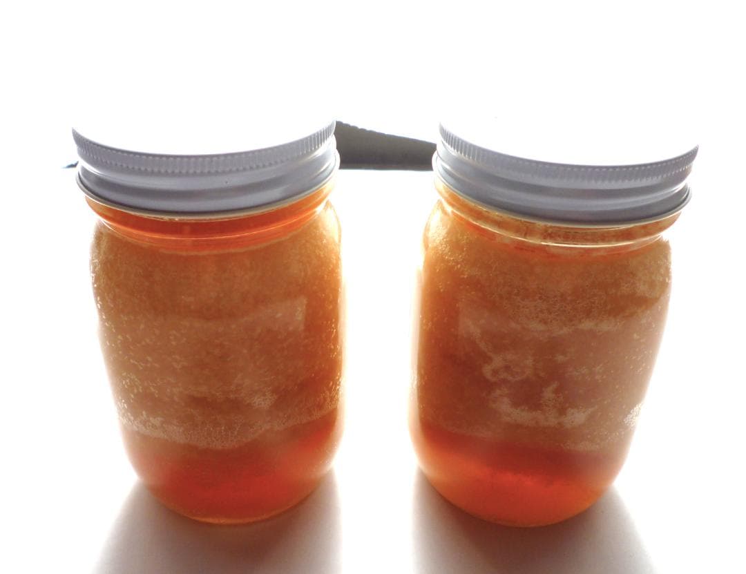 安心の日本みつばち 芳醇 81％ 優良品 非加熱 クリーミーはちみつ1,000ｇ