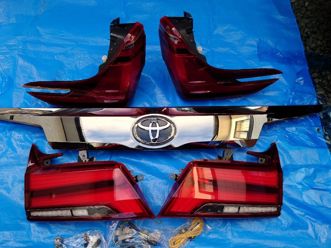 30アルファード後期テールランプ5点