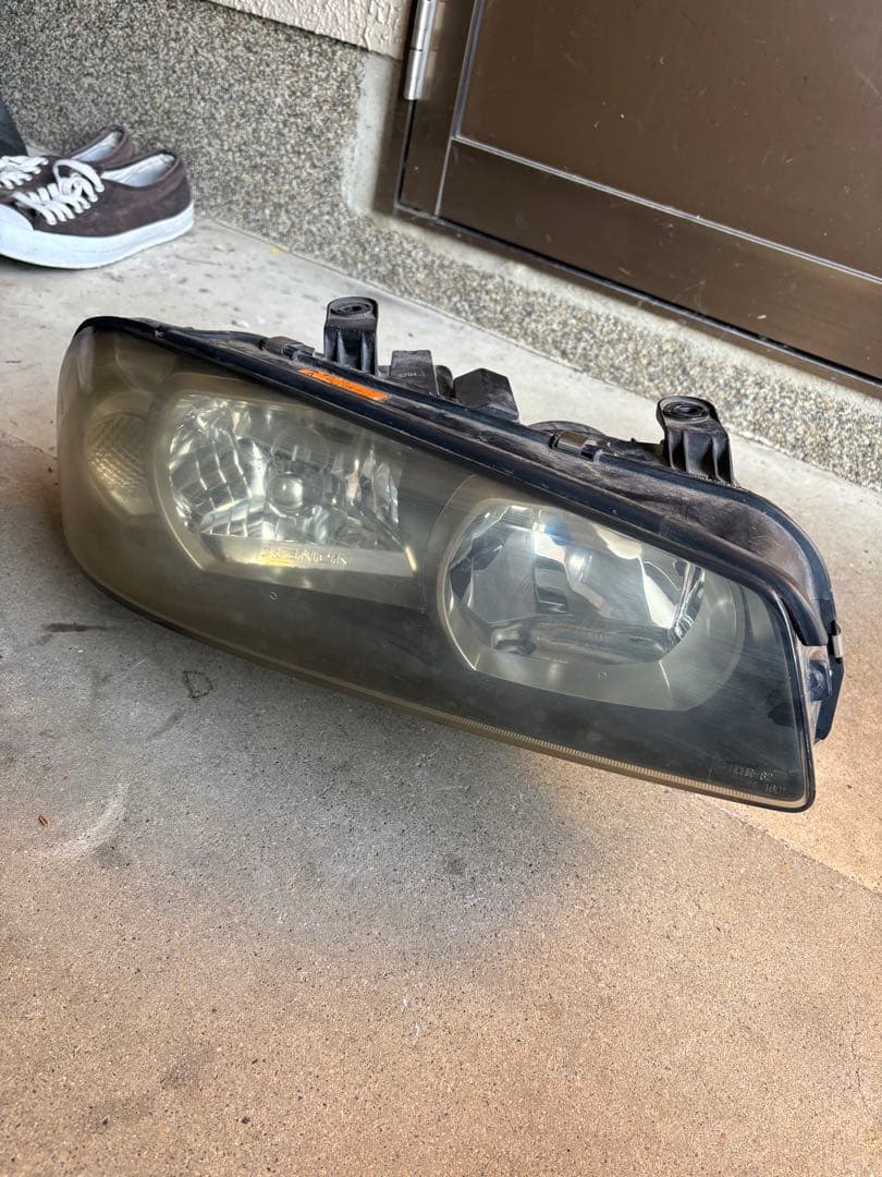 R34 スカイライン　ヘッドライト　運転席側