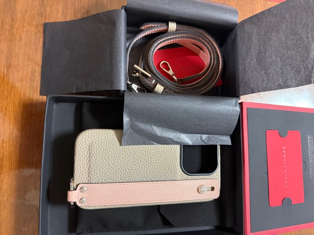 ボナベンチュラ　iPhone16プロ用ケース ベージュ・ピンク