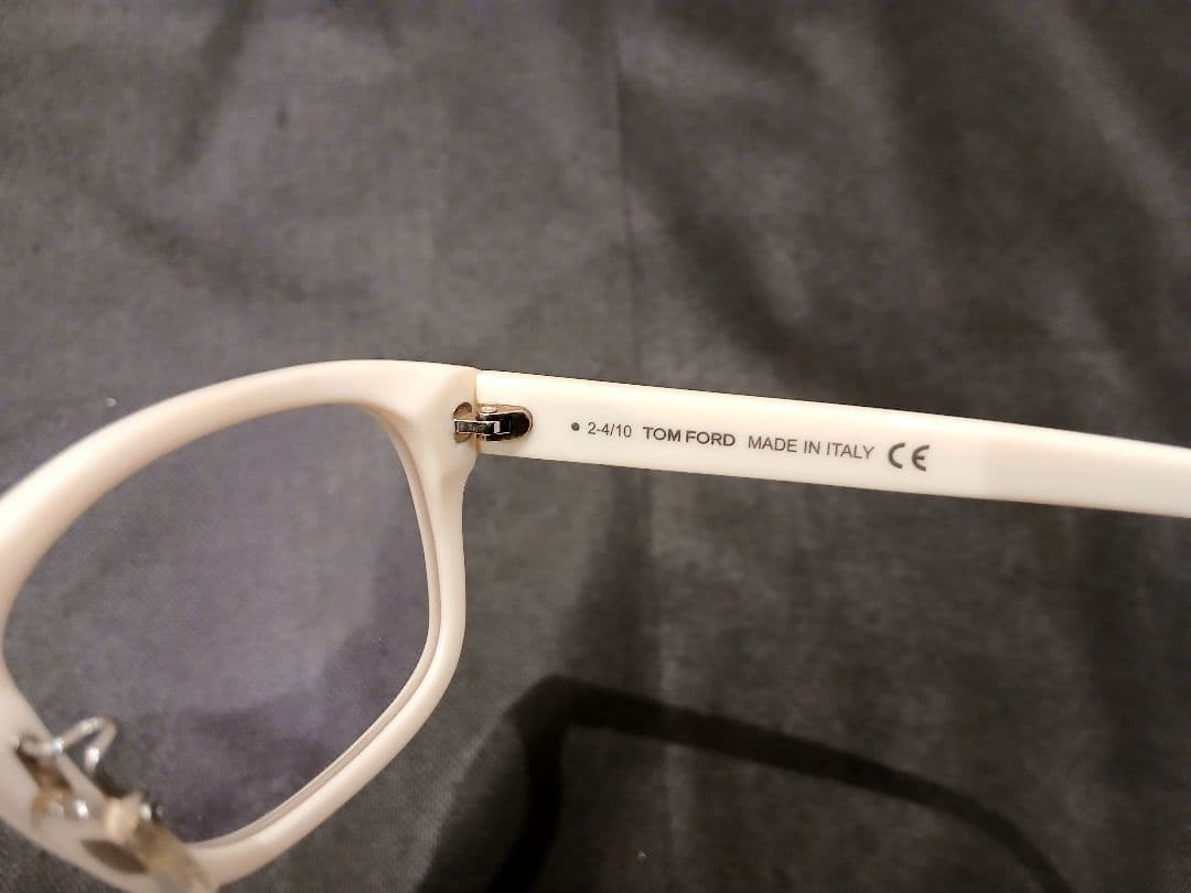 TOM FORD TF5182 ホワイトフレーム トムフォード