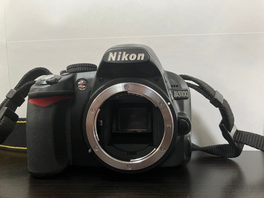 Nikon D3100 デジタル一眼レフカメラ　ボディ
