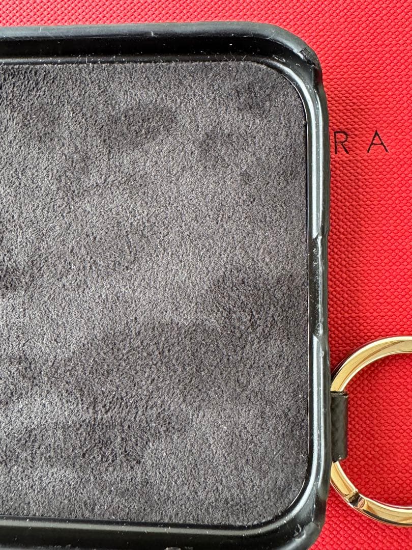 ボナベンチュラ iPhone15 Pro Max ストラップ付 シュリンクレザー