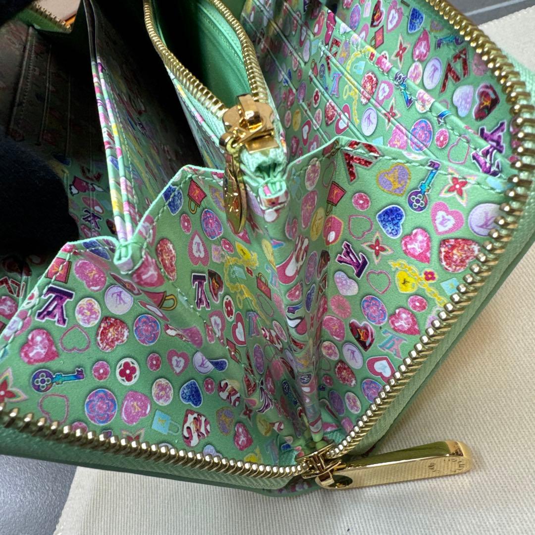 ヴィトン ジッピーウォレット ラウンド長財布 グリーン系 M82065