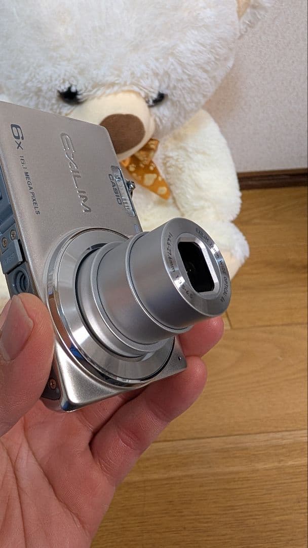 CASIO EXILIM EX-ZS25 コンパクトデジタルカメラ　シルバー