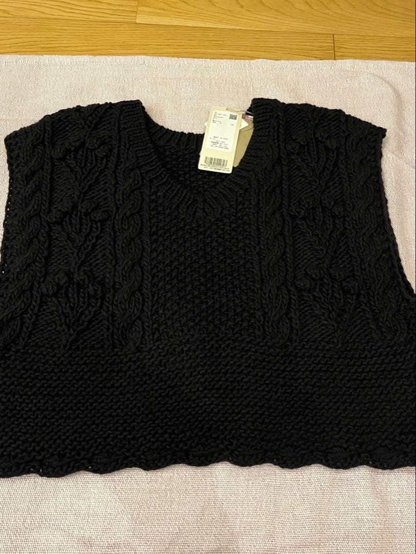 ネストローブ　ペルーボッブルニットベスト　( BLACK)