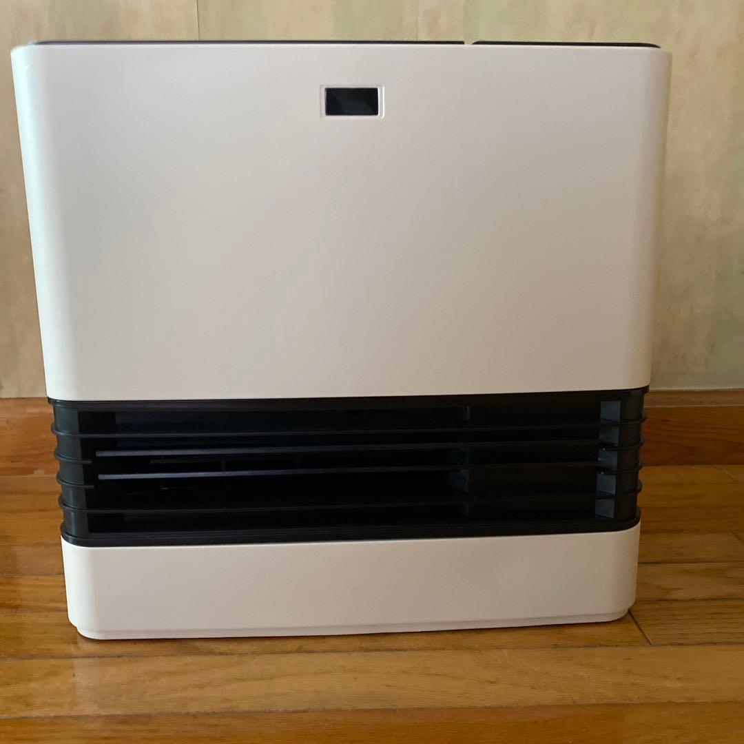 極美品　IRIS OHYAMA セラミックファンヒーター PCH-HM12B-W