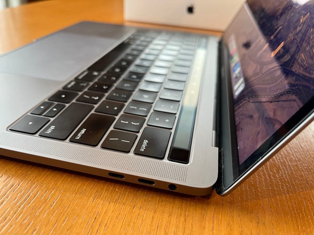 【美品・バッテリー交換済・16GB】MacBook Pro 13インチ USキー