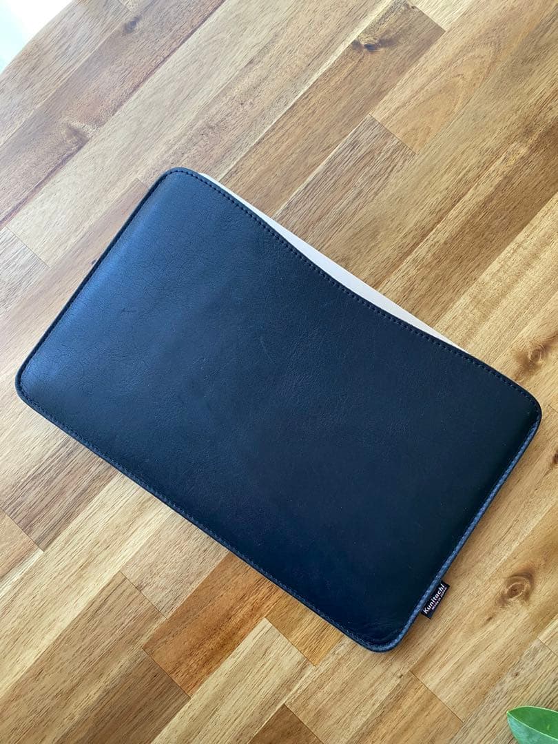 ゴールド MacBook 2017 革ケースつき