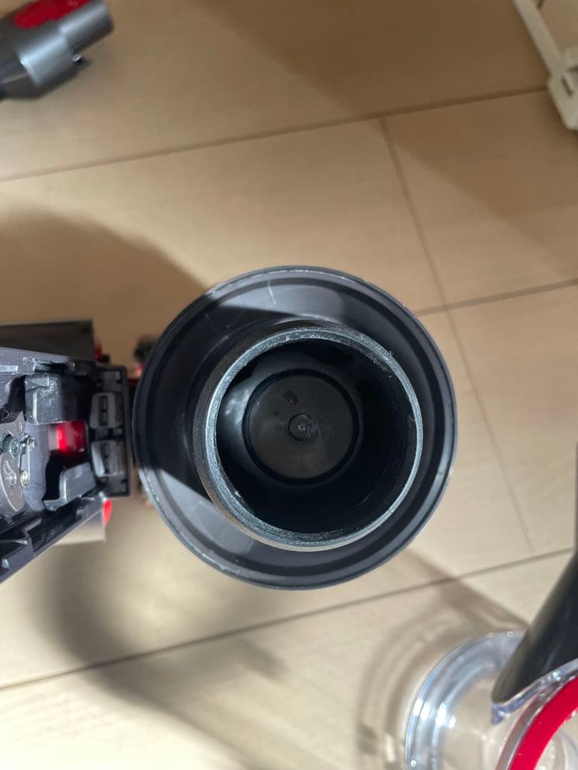 【美品】Dyson V8 Slim Fluffy 2024年製