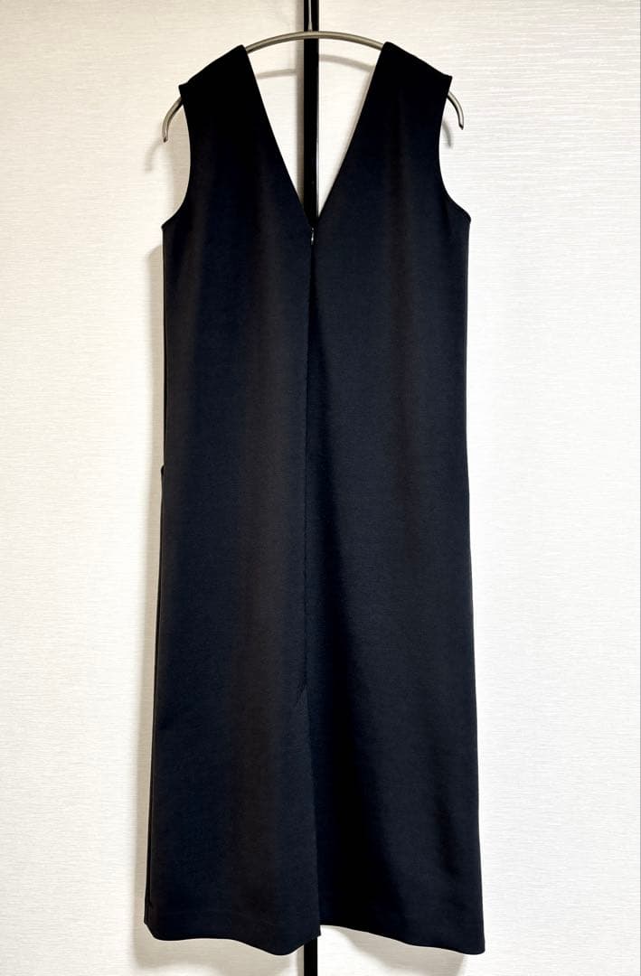 美品！セオリーリュクス　ノースリーブVネックワンピース
