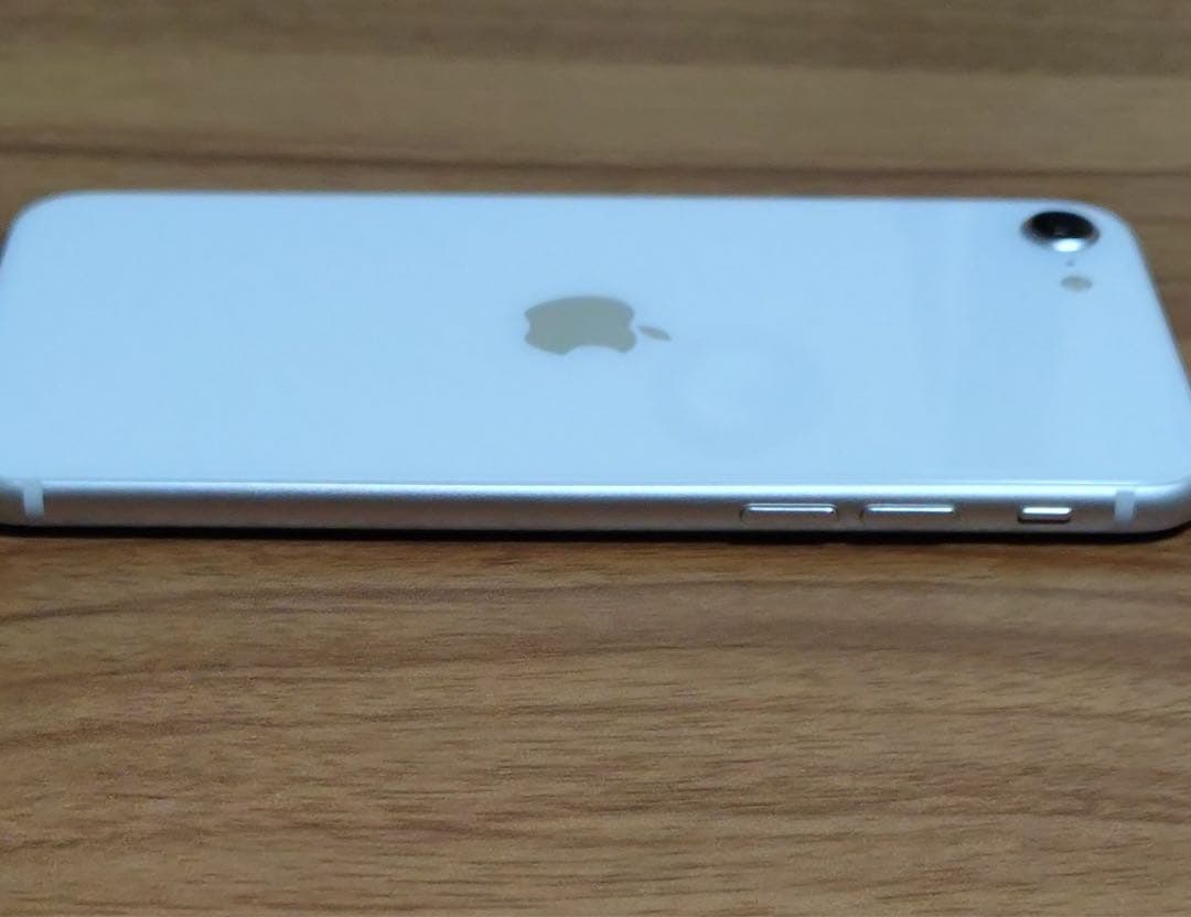 Apple版iPhoneSE第3世代128GB SIMフリー バッテリー100%