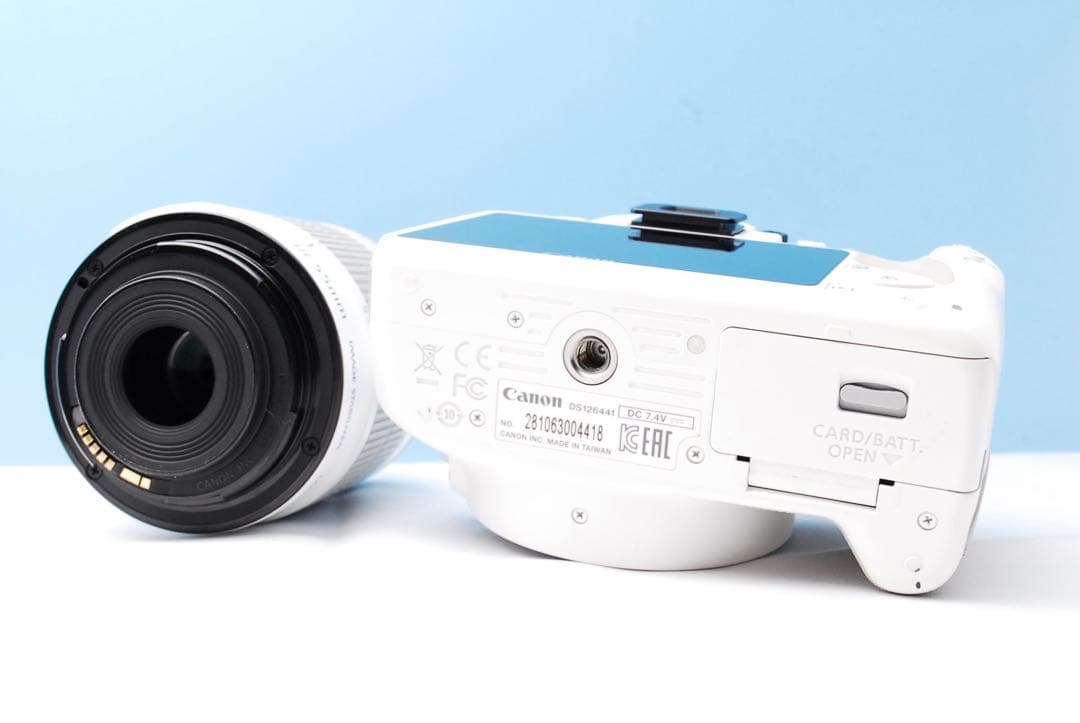 Canon Kiss X7ホワイト✨️静音AF＆手ブレ補正付きレンズセット♪