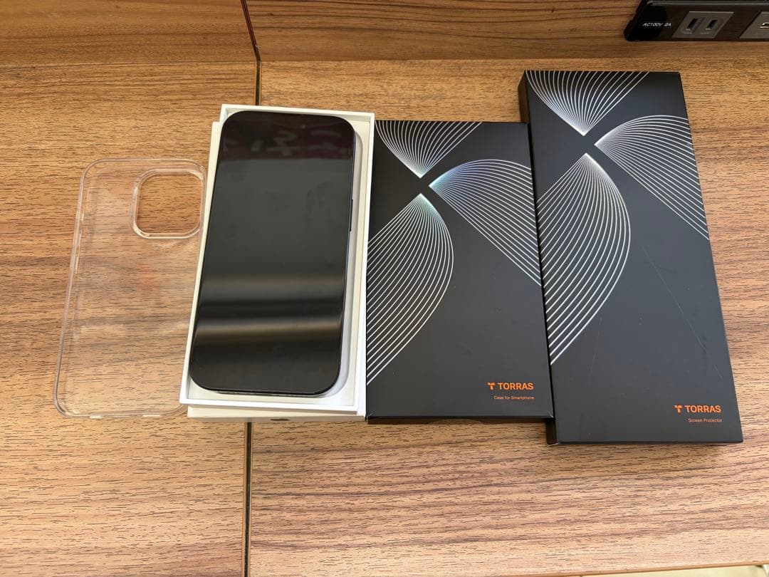 実品令8／5／26 まで保証　iPhone 16 Pro 256 プラック