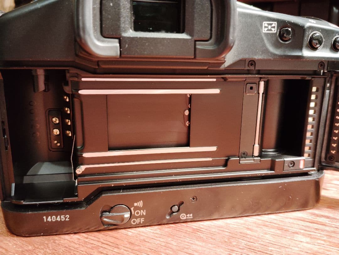 Canon EOS-1Ｖ フィルム一眼レフカメラ