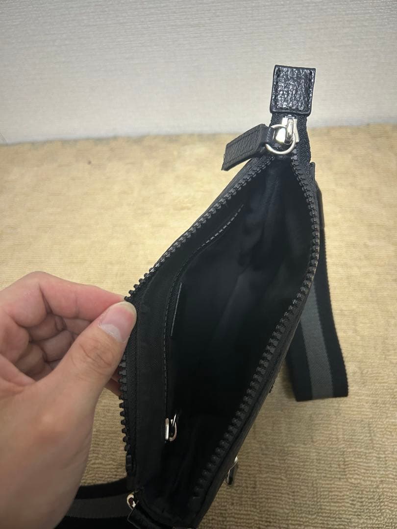 GUCCI ブラック GGパターン ショルダーバッグ