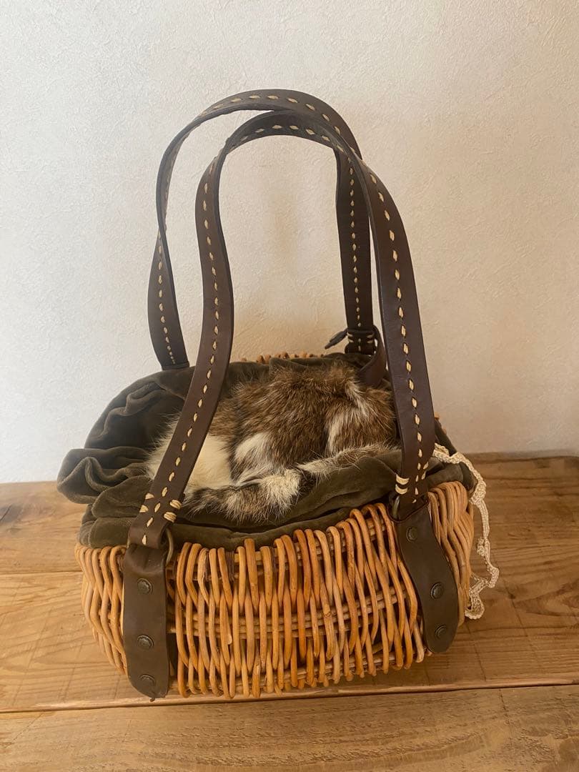 ピ*ウ様 エバゴス　ファー付きかごバッグ