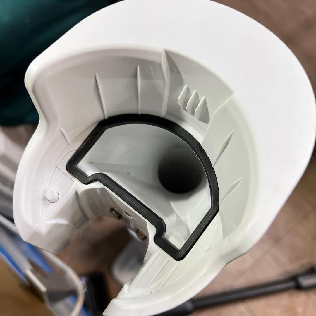 e677☆ Clean Sense iQ ライトチタニウム　掃除機　自動吸引