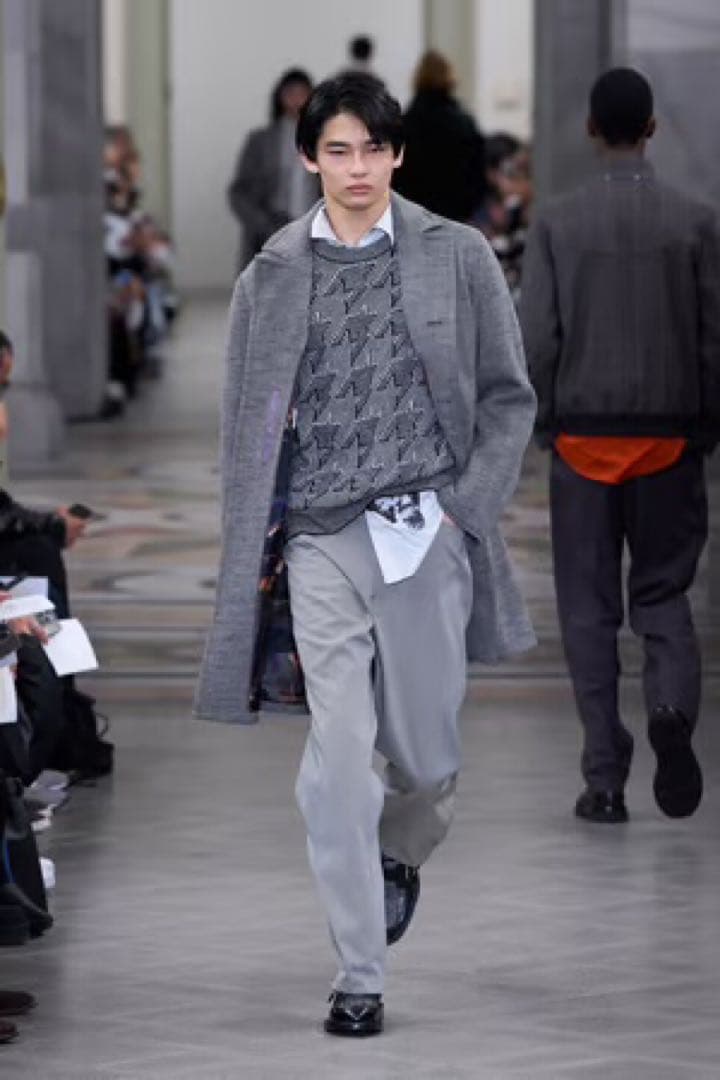 25AWビッグハウンドトゥース クルーネックニット