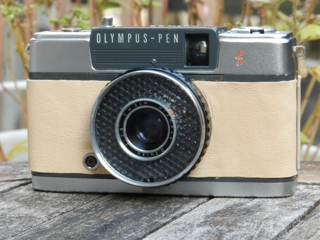本革　ベージュ　OLYMPUS-PEN EE-S ハーフフレームフィルムカメラ