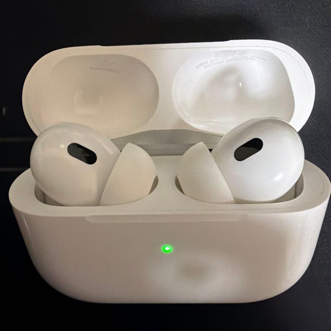 AirPods pro（第二世代）ホワイト 充電ケーブル付き箱無し