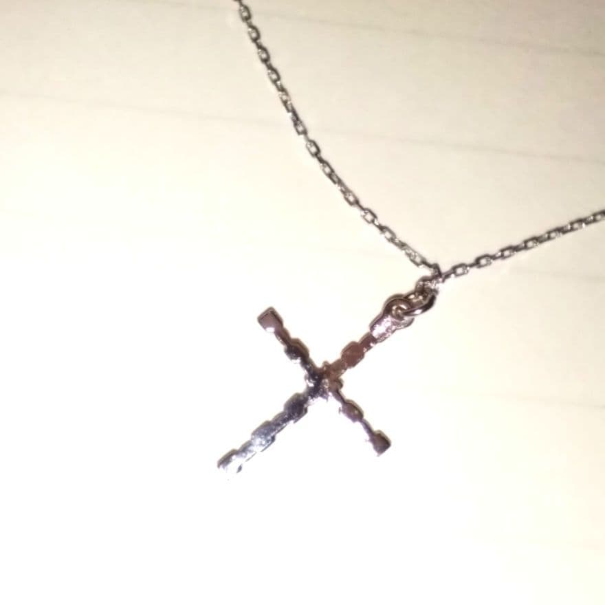 重量あります　美品　K18WG　クロスネックレス