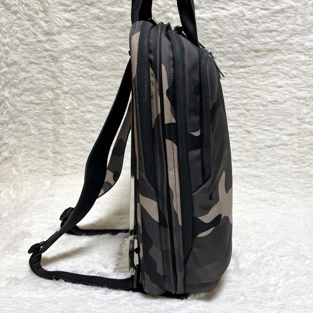 ​【本日限定価格】 コールハーン ゼログランド 2in1 バックパック 迷彩