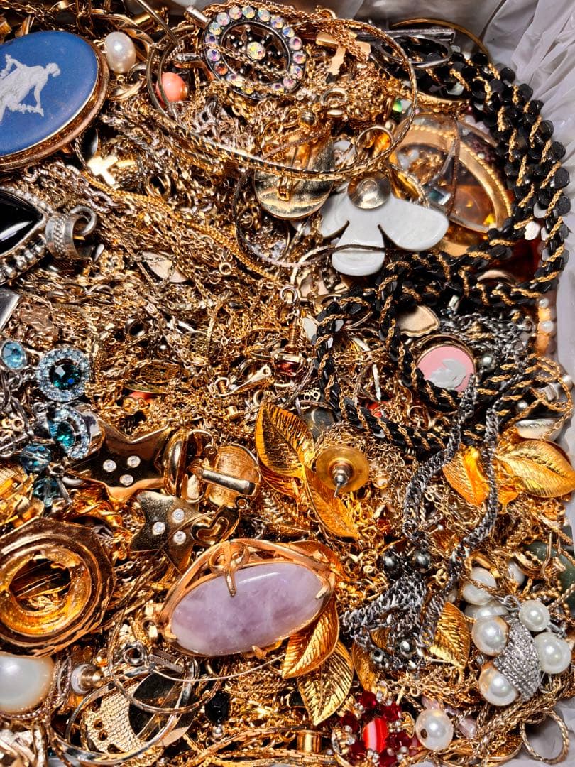 アクセサリー大量まとめ売り　7.5kg ジャンク