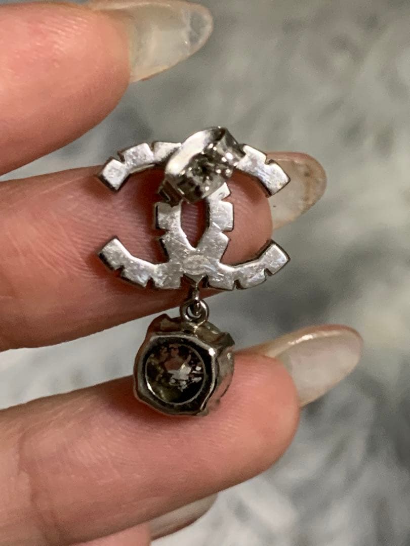 CHANEL CCロゴ ストーンピアス　片方