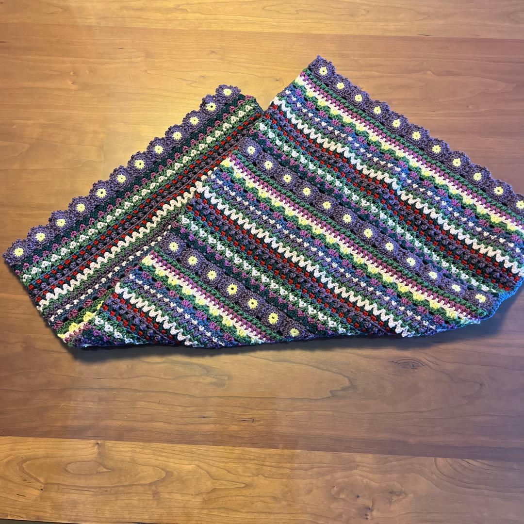 『ボーダーフラワーブランケット』ホビーラホビーレ〜手編み〜マルチカバー