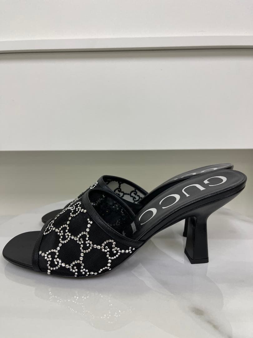 【新品】GUCCI ビジュー装飾 ブラックサンダル　38.5