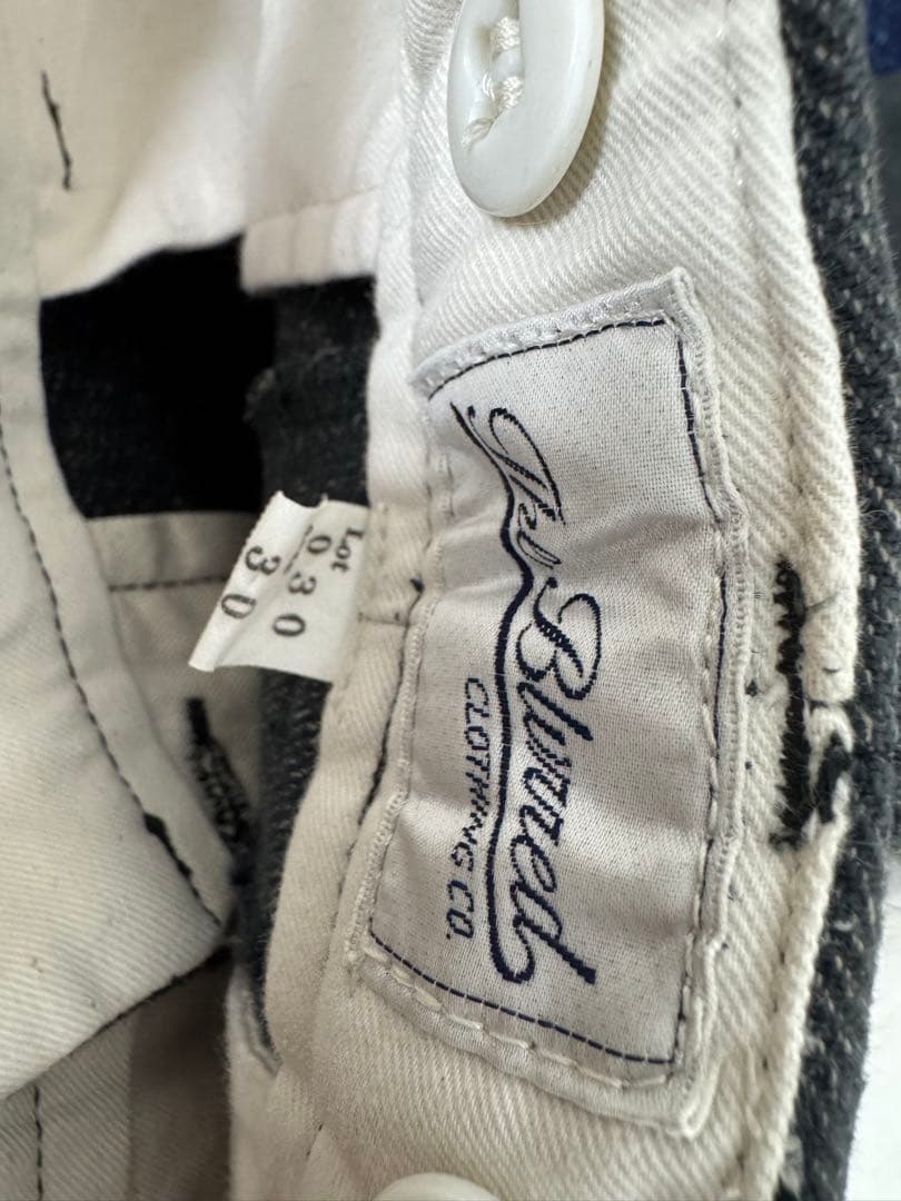 The Blurred Clothingトラウザー