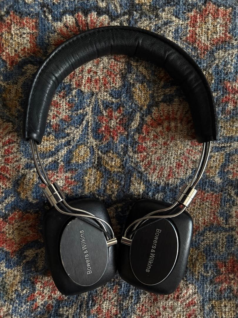 Bowers & Wilkins / P5ワイヤレスヘッドホン