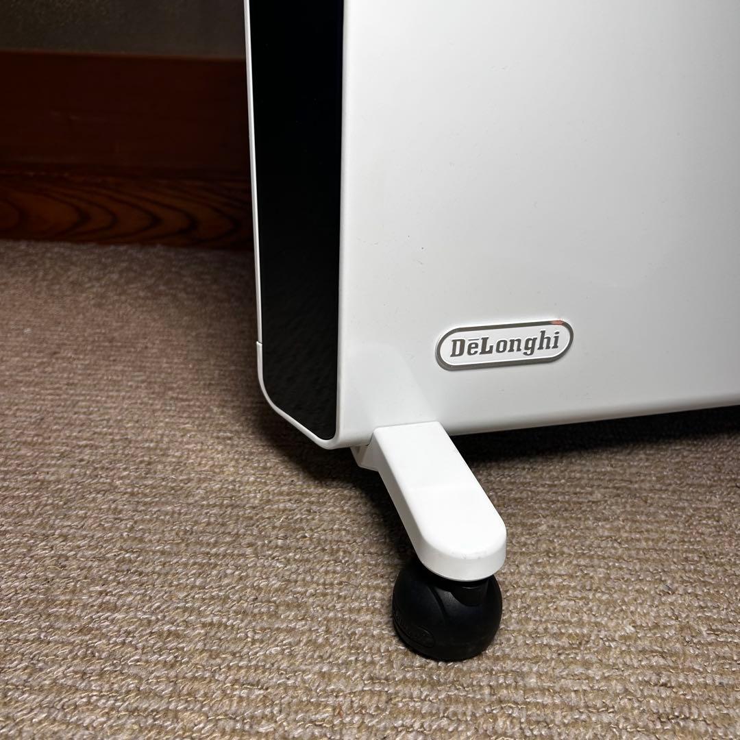 ほぼ未使用　デロンギ コンベクターヒーター HXJ60L12 8-10畳