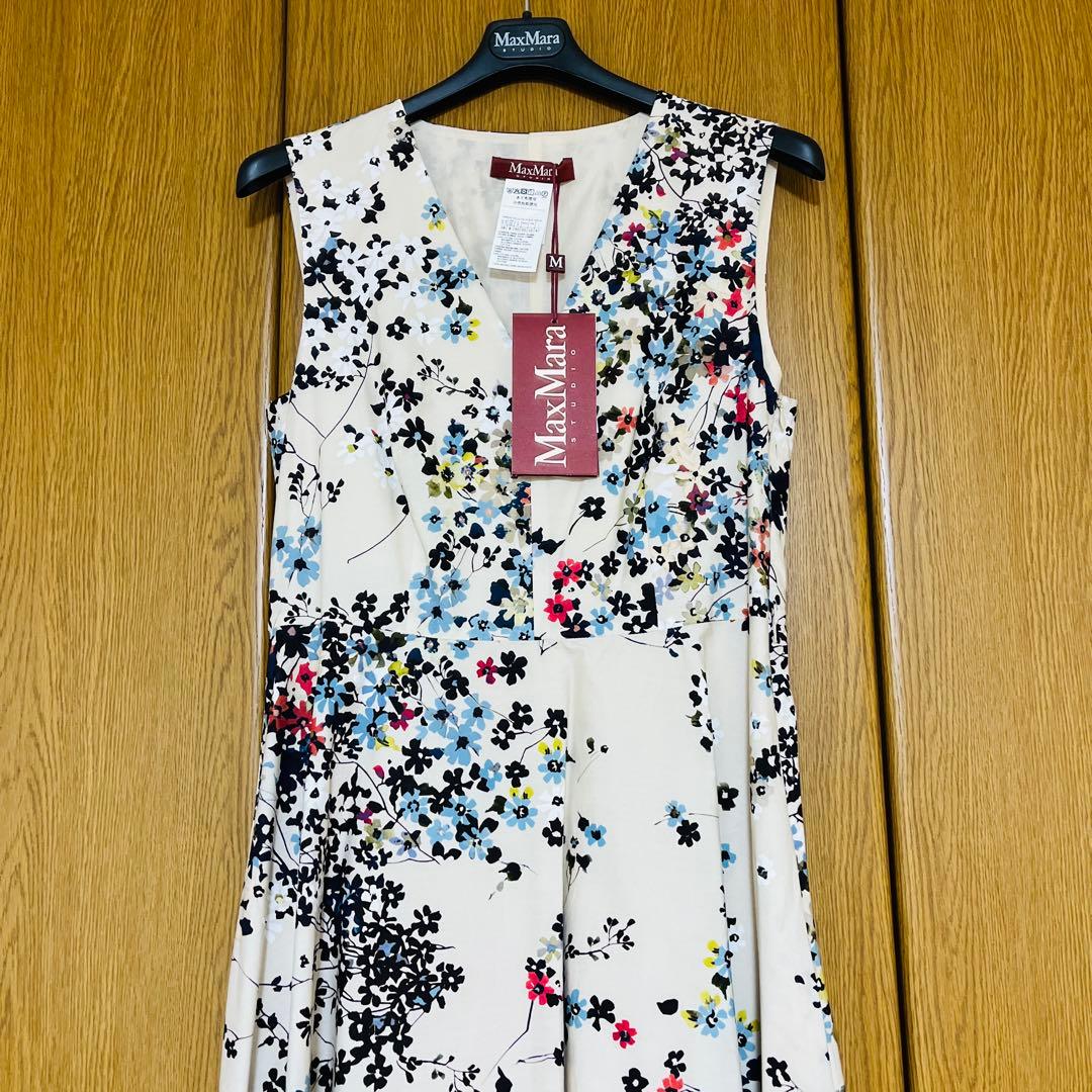 売り切り 新品タグ付きMaxMara 花柄 ノースリーブ ロングワンピース42