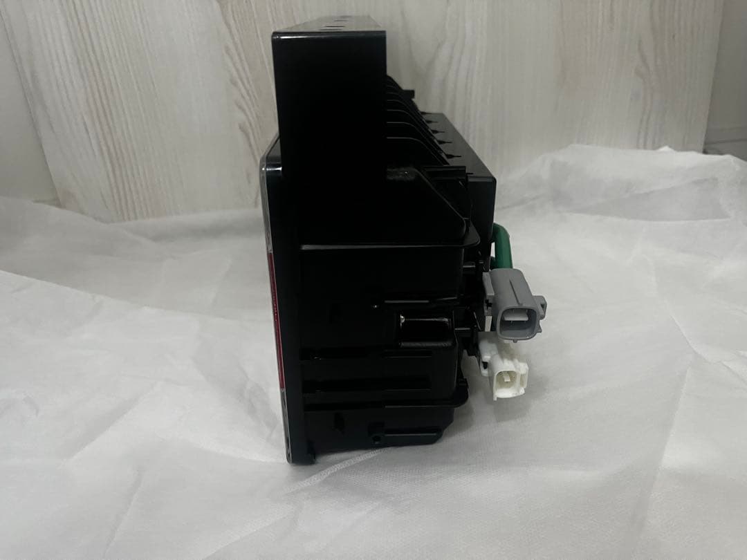 小糸　テールランプ　2連　LED 　ノーマルターン左右セット　新車外し