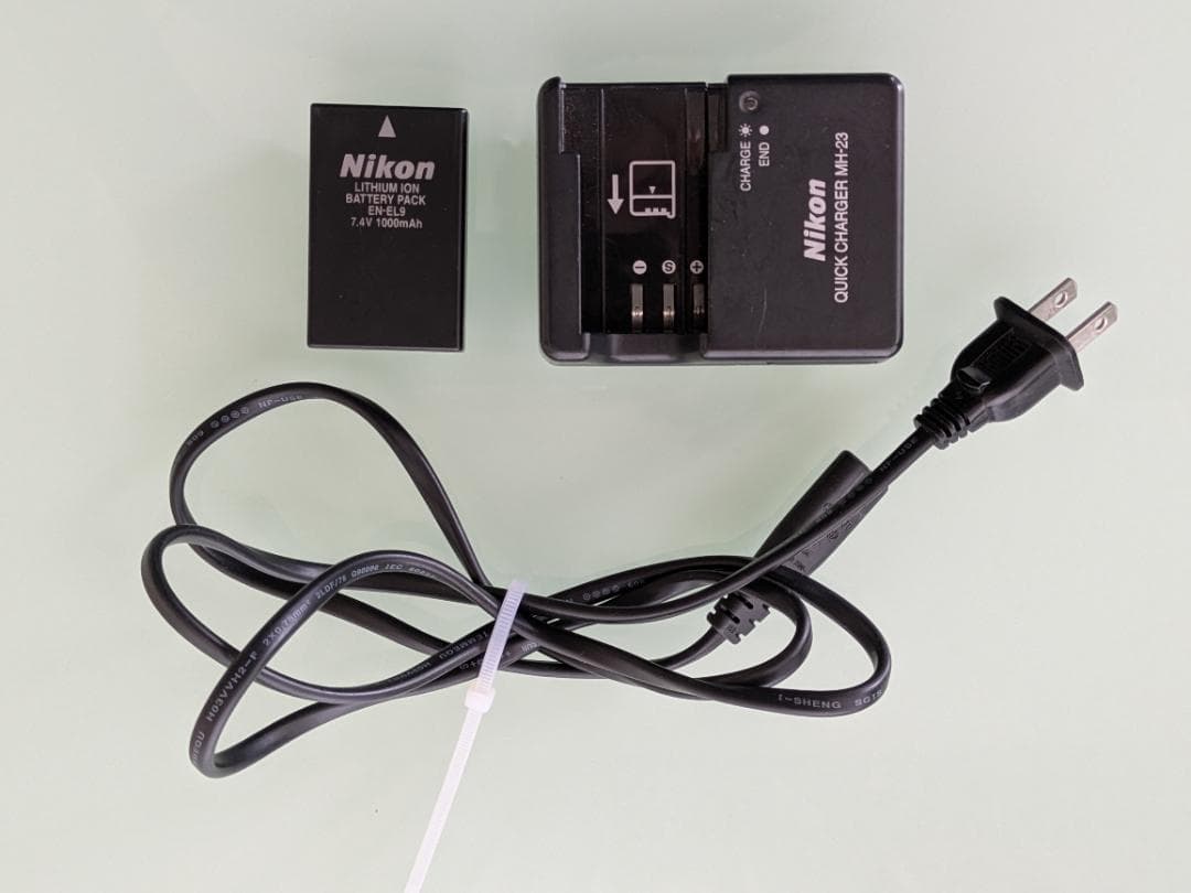 Nikon D60 　ダブルズーム（ボディはバッタ相応価格+レンズ2本の価格）