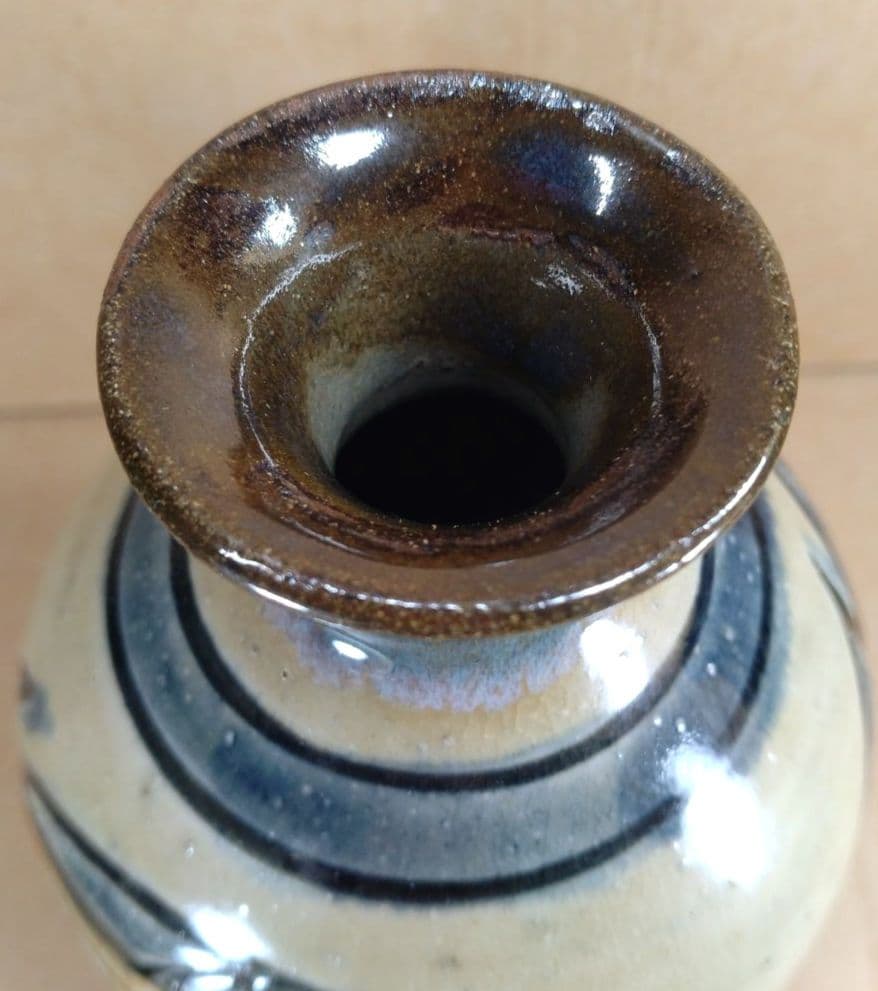 トマリン【本物保証】金城次郎 壷屋焼 徳利(笑魚,魚紋）共箱 栞 人間国宝