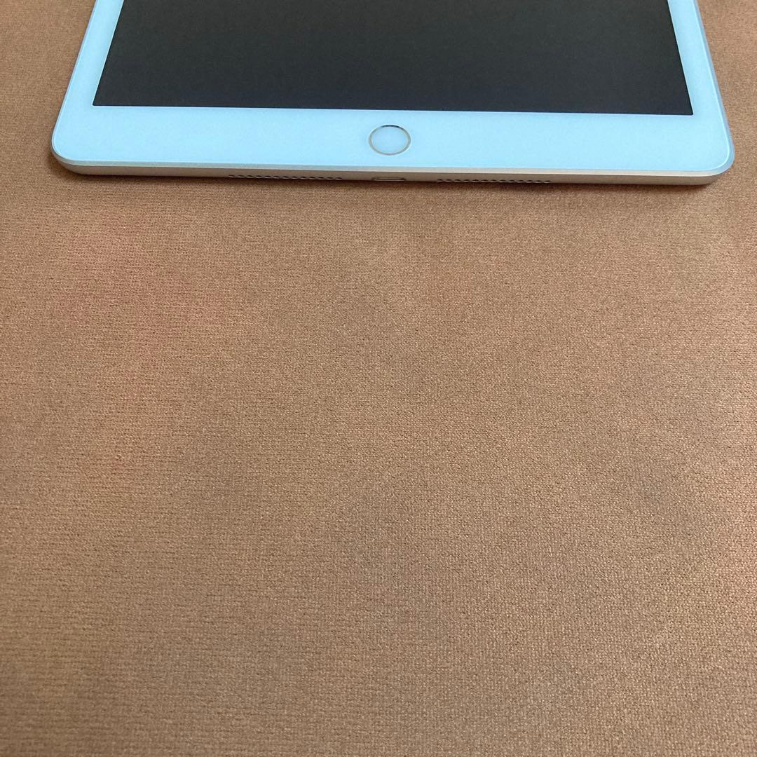 411 電池最良好☆比較的美品☆iPad7第7世代32GB WIFIモデル☆