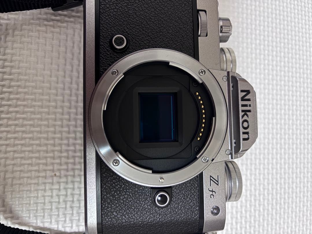 Nikon Z fcシルバー レンズセット、撮影枚数9枚！試し撮りのみの極上品！